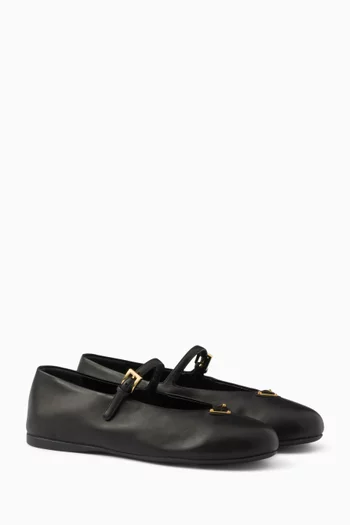 Triangle Logo Ballet Flats in Leather