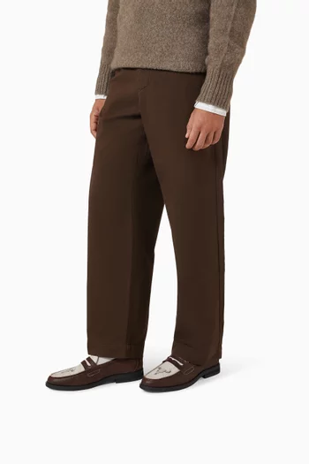 حذاء سهل الارتداء وايلد بجمجمة بيسون وشريط بيني جلد متشقق