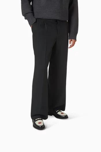 حذاء سهل الارتداء وايلد بشريط بيني وطبعة قبلة جلد