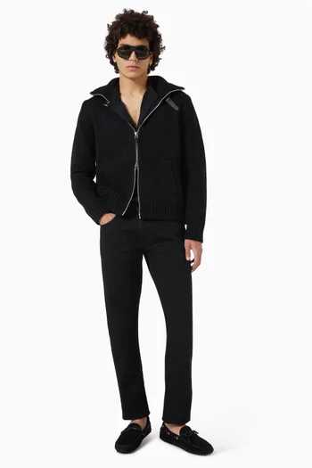 سترة بسحّاب وشريط بإبزيم قماش منسوج