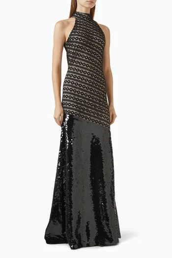 فستان طويل بحمالة حول الرقبة دانتيل وقماش مطرز بالترتر