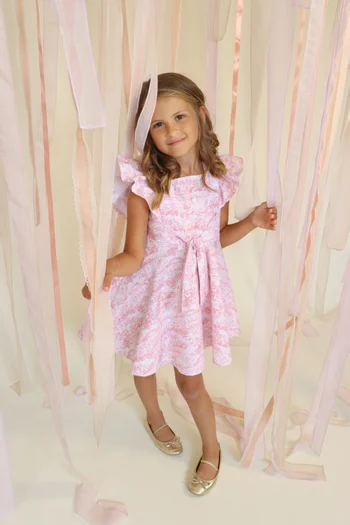 فستان بأكمام كشكش