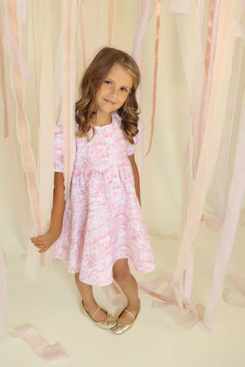 فستان مزين بالكامل بنقشة وأكمام منفوخة 