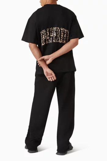 تي شيرت بطبعة شعار الماركة بنقشة جلد الفهد جيرسيه