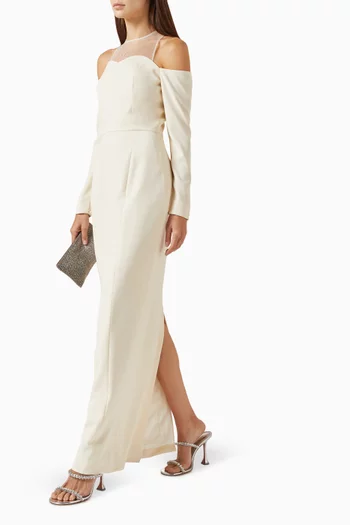 فستان سهرة بأكتاف مكشوفة