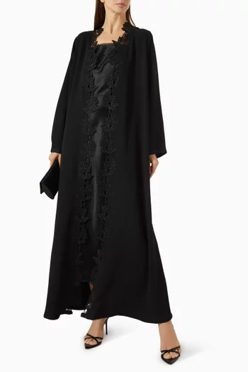 عباية مزينة بدانتيل مراكش