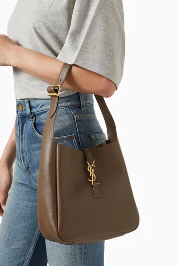 Small Le 5 À 7 Shoulder Bag in Grained Leather