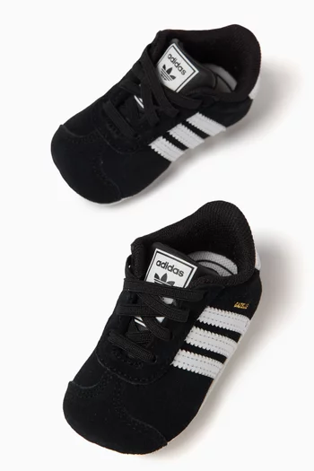Gazelle Crib Sneakers in Suede