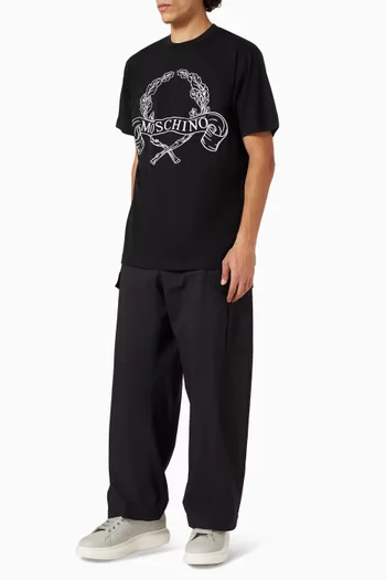 تي شيرت مزين بشعار الماركة قطن