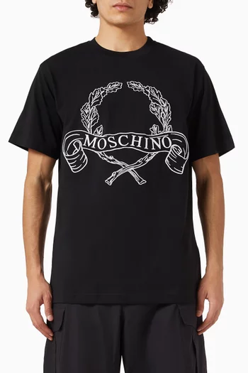 تي شيرت مزين بشعار الماركة قطن