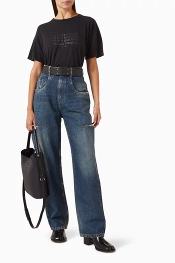 تي شيرت بفتحة رقبة مستديرة وطبعة شعار الماركة قطن