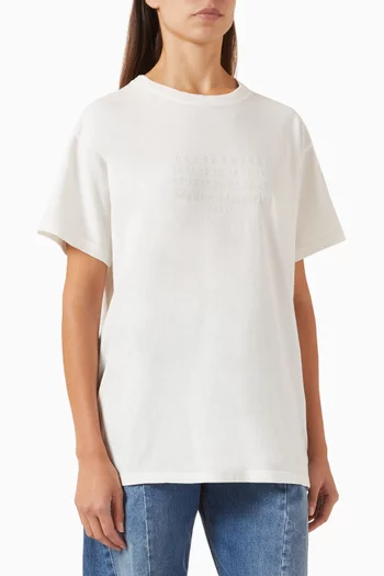 تي شيرت بفتحة رقبة مستديرة وطبعة شعار الماركة قطن