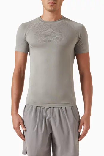 تي شيرت دي ان ايه بدون حياكة وقصة ضيقة