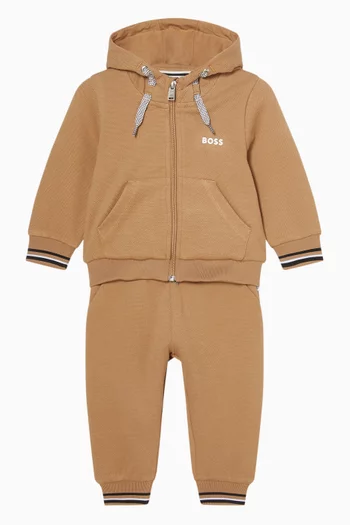 طقم بدلة رياضية بأساور مخططة