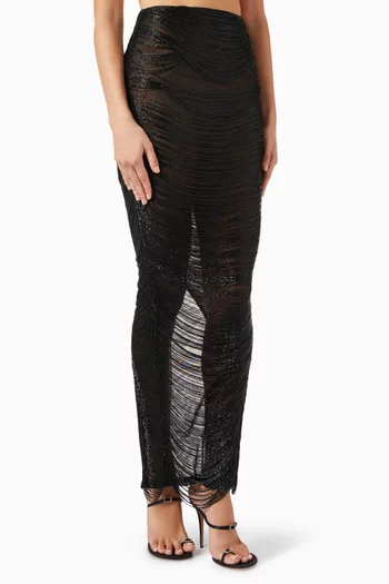 تنورة بشرّابات مزينة بالخرز