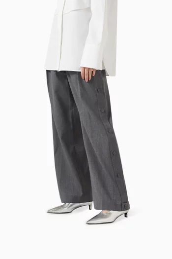 Kitten-Heel Pumps in Metallic Leather