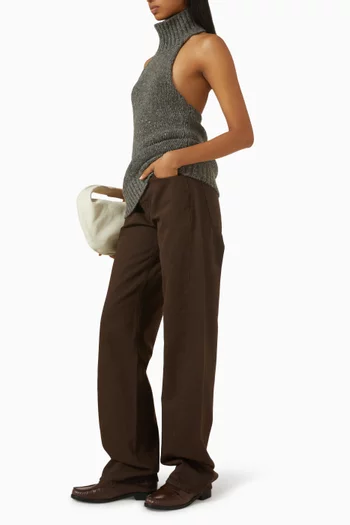 بلوزة اينس بياقة عالية