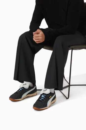 سنيكرز كينج اندور