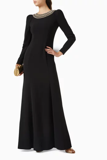 فستان سهرة جلوري مزين بتطريزات