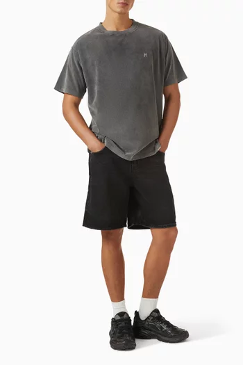 تي شيرت بحلية معدن بحرف R قطن