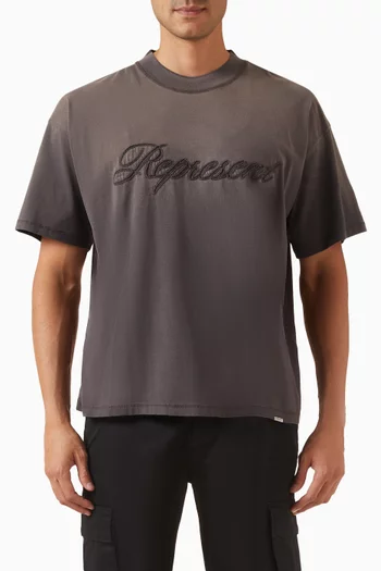 تي شيرت برقعة شعار الماركة بتصميم معكوس قطن