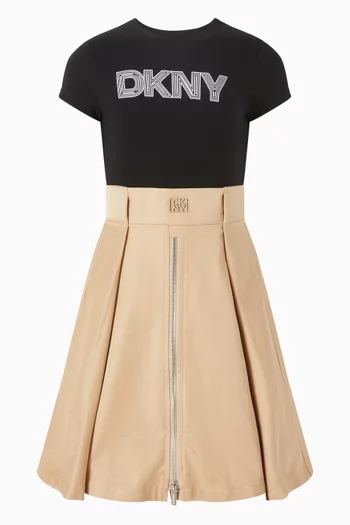 تي شيرت بشعار الماركة قطن