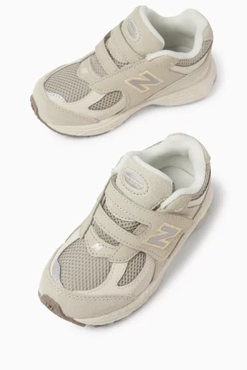 2002R Sneakers