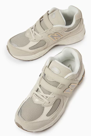 2002R Sneakers in Suede & Mesh