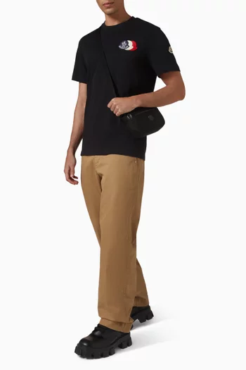 تي شيرت بشعار الماركة بتصميم ثلاثي قطن