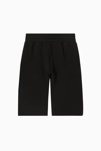 شورت بخطوط بشعار الماركة