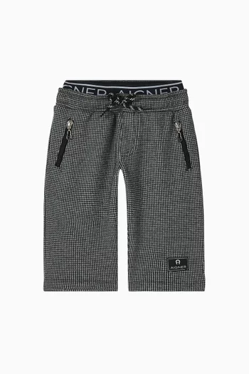 شورت برمودا بشعار الماركة