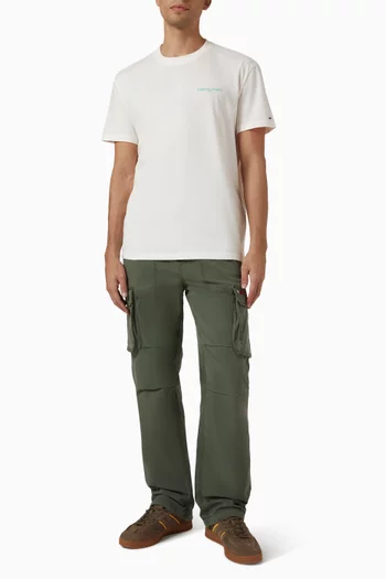 تي شيرت بطبعة شعار الماركة في الخلف قطن