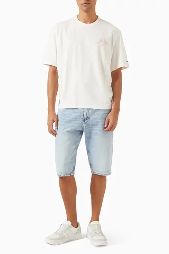 تي شيرت بشعار الماركة بتصميم غربي من التسعينيات في الخلف قطن