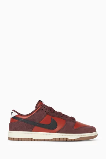 Dunk Low Retro SE Sneakers in Leather & Suede