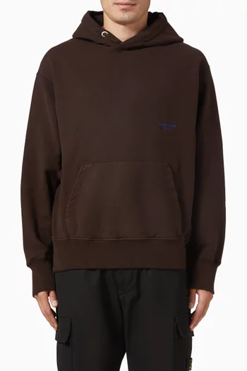 كنزة بغطاء رأس ورباط تضييق برقعة بوصلة