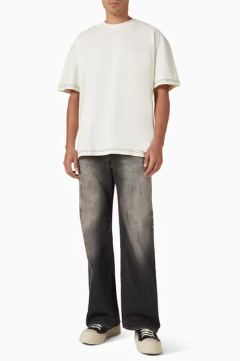 تي شيرت بشعار الماركة قطن