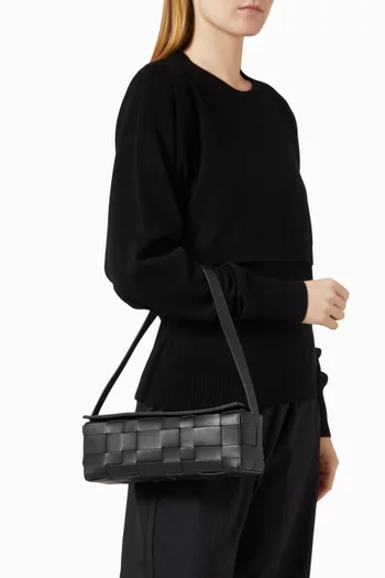 حقيبة كتف إيست ويست جلد منسوج