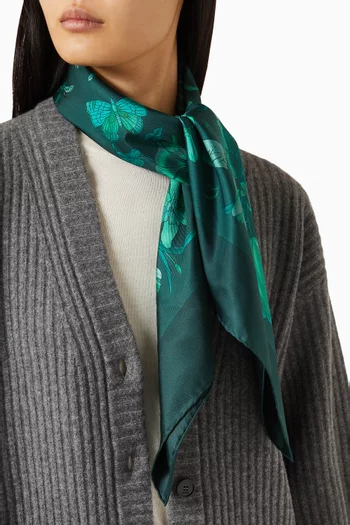 منديل جيب بنقشة زهور حرير