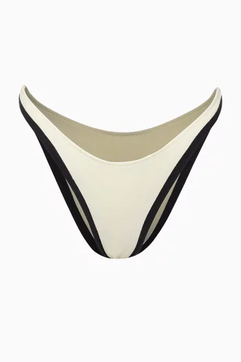 قطعة بيكيني سفلية مستوحاة من التسعينيات