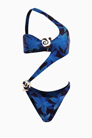 لباس سباحة قطعة واحدة بكتف مكشوف وحلية حلزونية