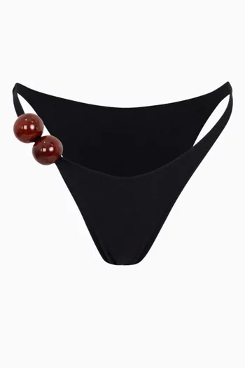 قطعة بيكيني سفلية مستوحاة من التسعينيات ومزينة بخرز رخامي