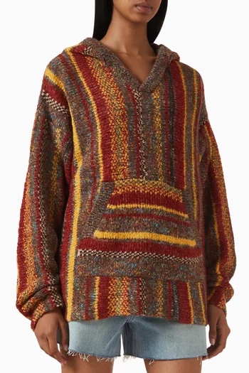 كنزة بغطاء رأس باجا مخططة نسيج