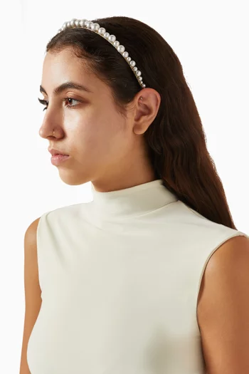 طوق رأس بيلادونا مرصع باللؤلؤ