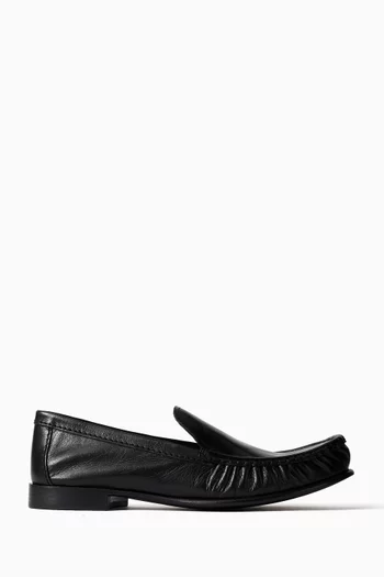 Curved Loafers in Leather