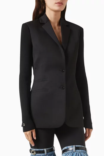 جاكيت بتصميم مبتكر نسيج مضلع