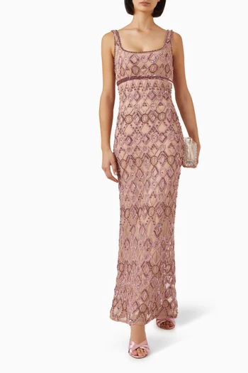 فستان سهرة بفتحة رقبة مربعة وتطريزات قماش شبكي