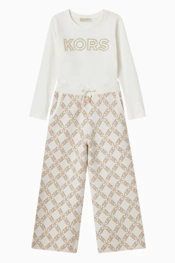 بنطال رياضي بشعار الماركة 