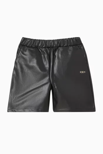 شورت برمودا بحلية شعار الماركة جلد صناعي