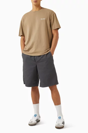 تي شيرت مزين بشعار الماركة قطن