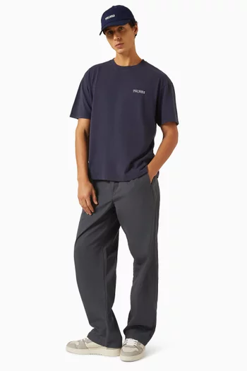 تي شيرت مزين بشعار الماركة قطن